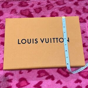 LV BOX